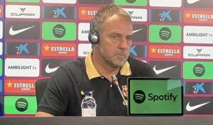 هانزي فليك: استعدادات برشلونة لمواجهة فالنسيا وتحديات الموسم الجديد
